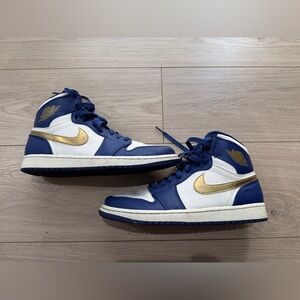 Nike Air Jordan 1 Retro High Gold Medal 332550-406, Size 10